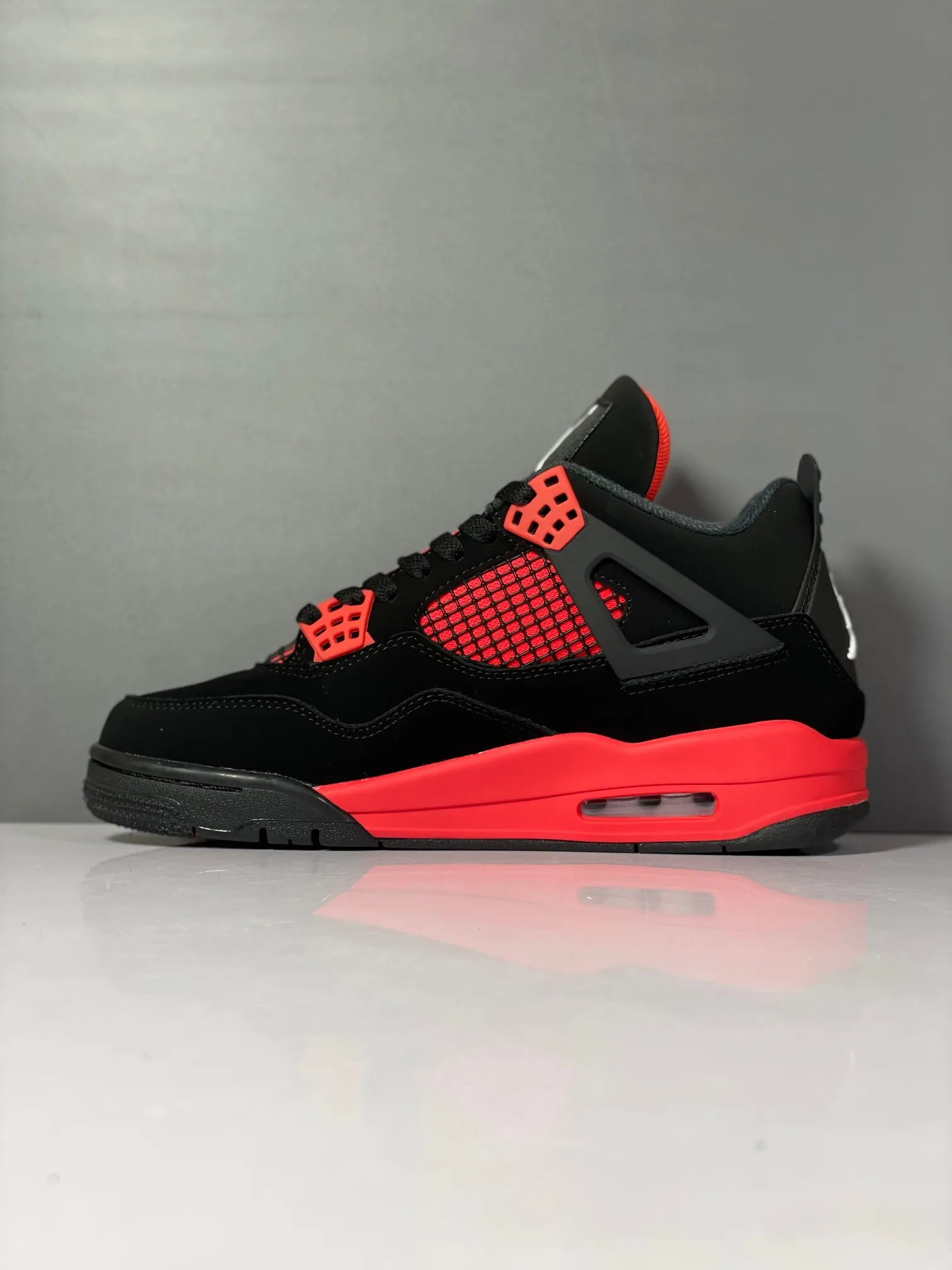 Nike Air Jordan 4 Retro ‘Red Thunder’ – Black Red – Authentic Style with High Quality Rep Shoes Design Neat 1145