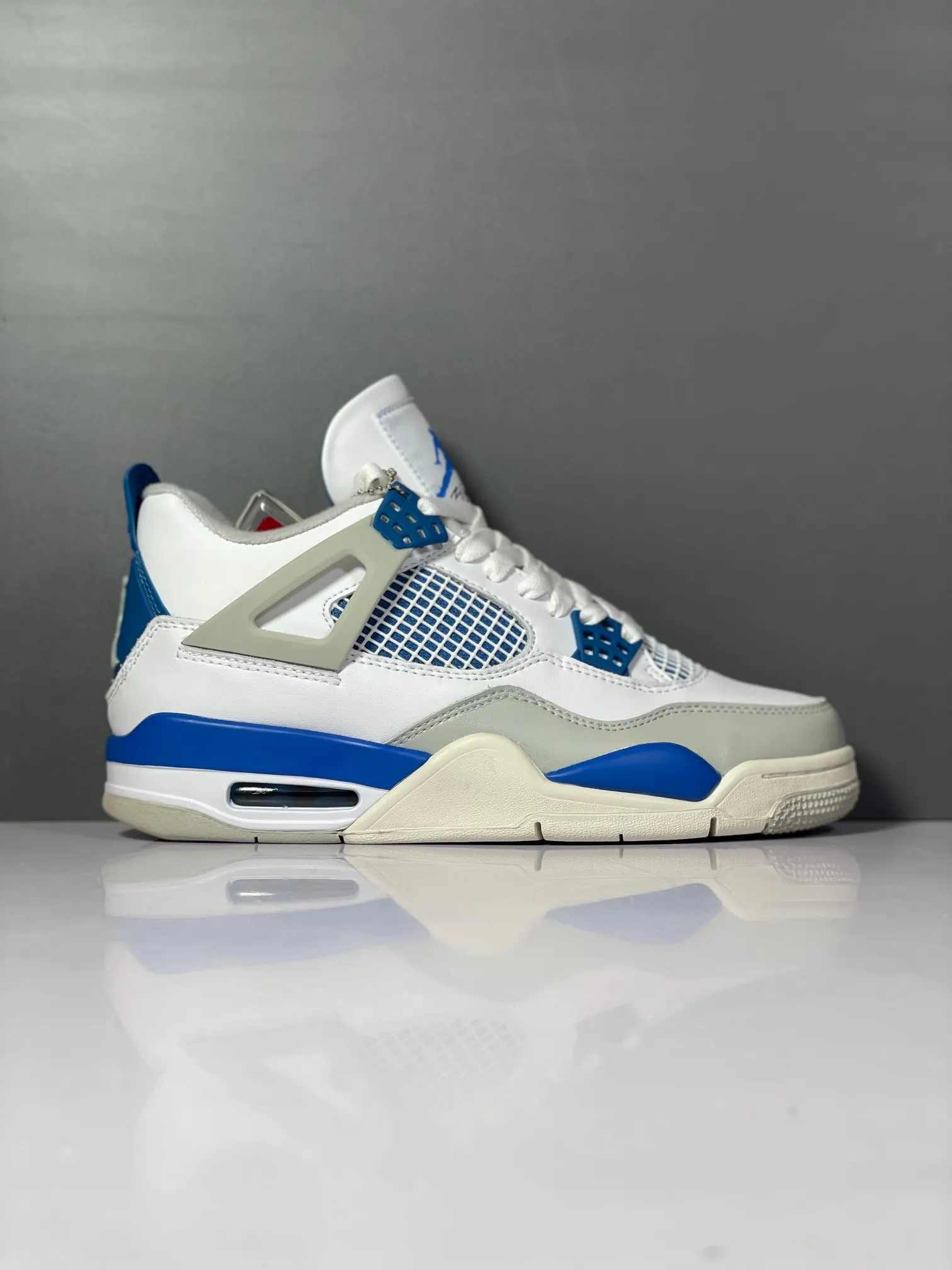 Nike Air Jordan 4 Retro White Blue – Authentic Vintage Style Rep Shoes with High Quality Replica Design NewStyle 1142