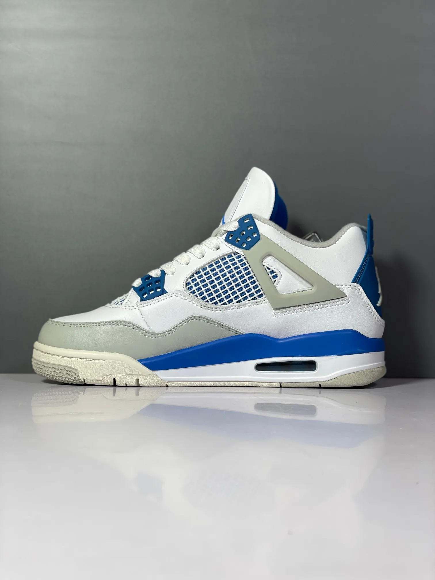 Nike Air Jordan 4 Retro White Blue – Authentic Vintage Style Rep Shoes with High Quality Replica Design NewStyle 1142