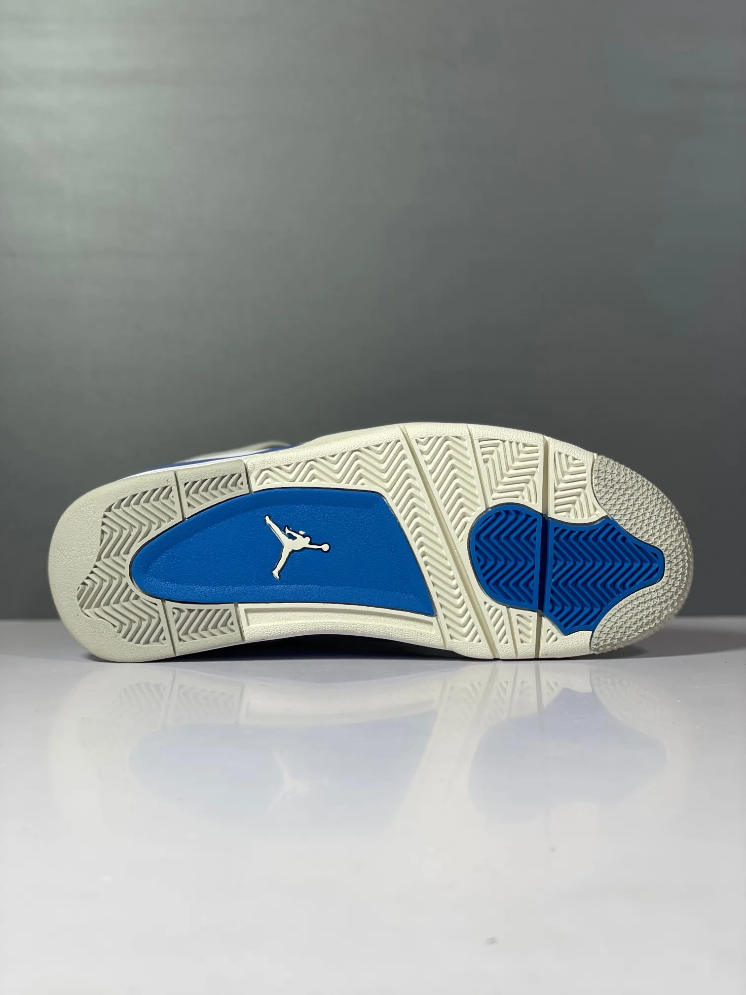 Nike Air Jordan 4 Retro White Blue – Authentic Vintage Style Rep Shoes with High Quality Replica Design NewStyle 1142
