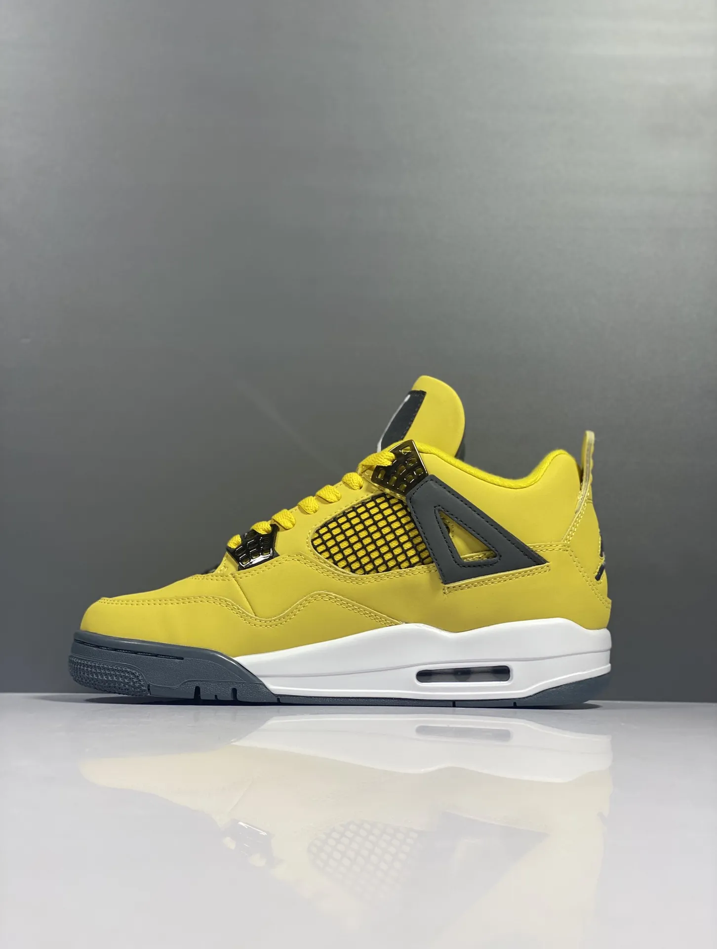 FreshLook Nike Air Jordan 4 Retro ‘White Orange’ – Lightning Yellow Colorway – High Quality Rep Shoes 1167