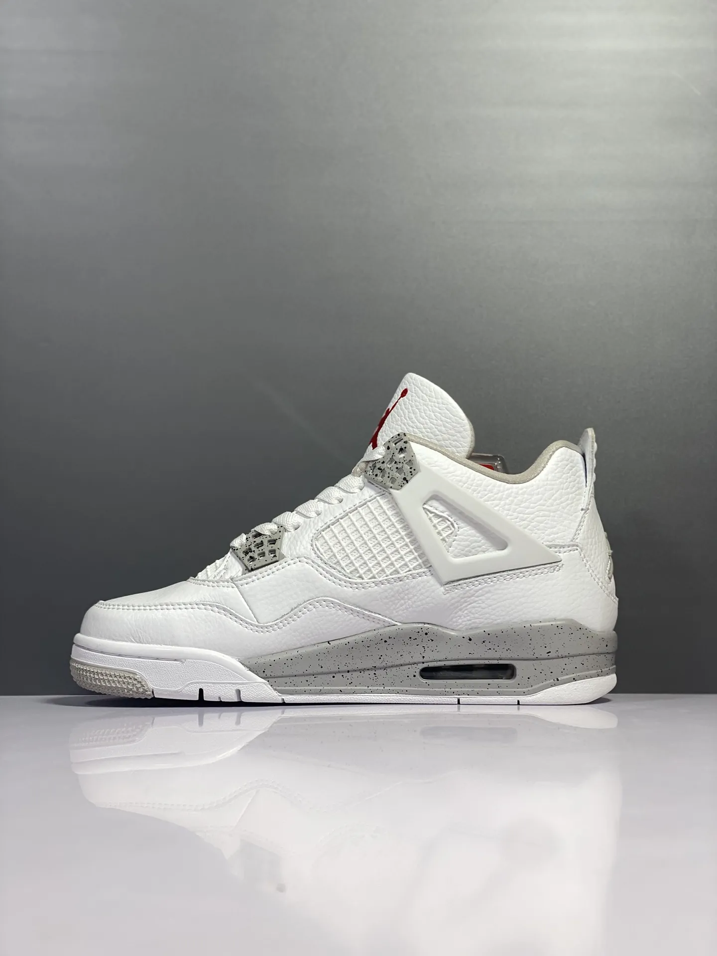 Vibrant Nike Air Jordan 4 Retro White Oreo – CT8527-100 – Men’s Basketball Shoes with High Quality Rep Shoes Design 1172