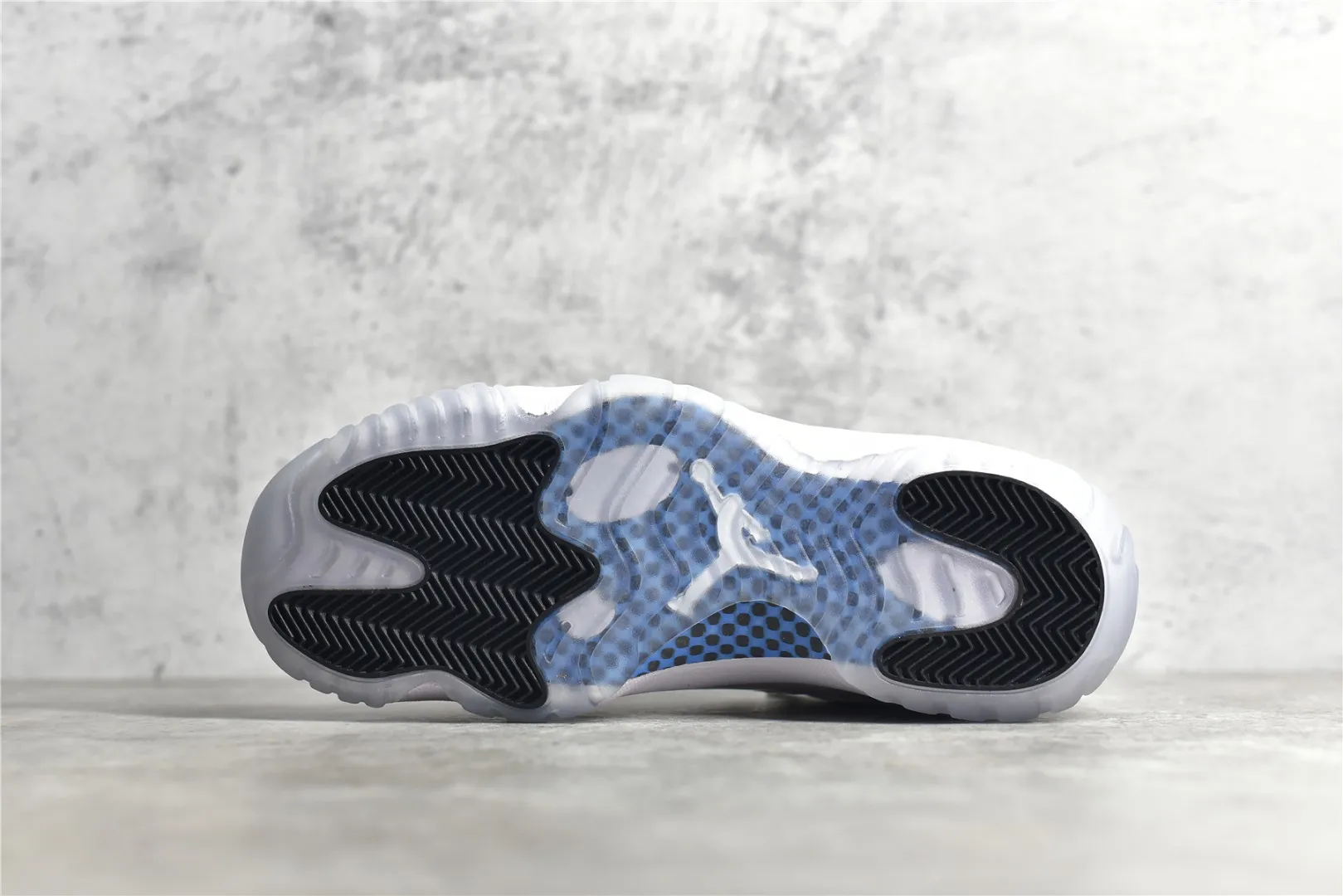 Nike Air Jordan AJ11 Low – White Blue – Authentic Carbon Fiber Edition with High Quality Replica Design Popular 1100