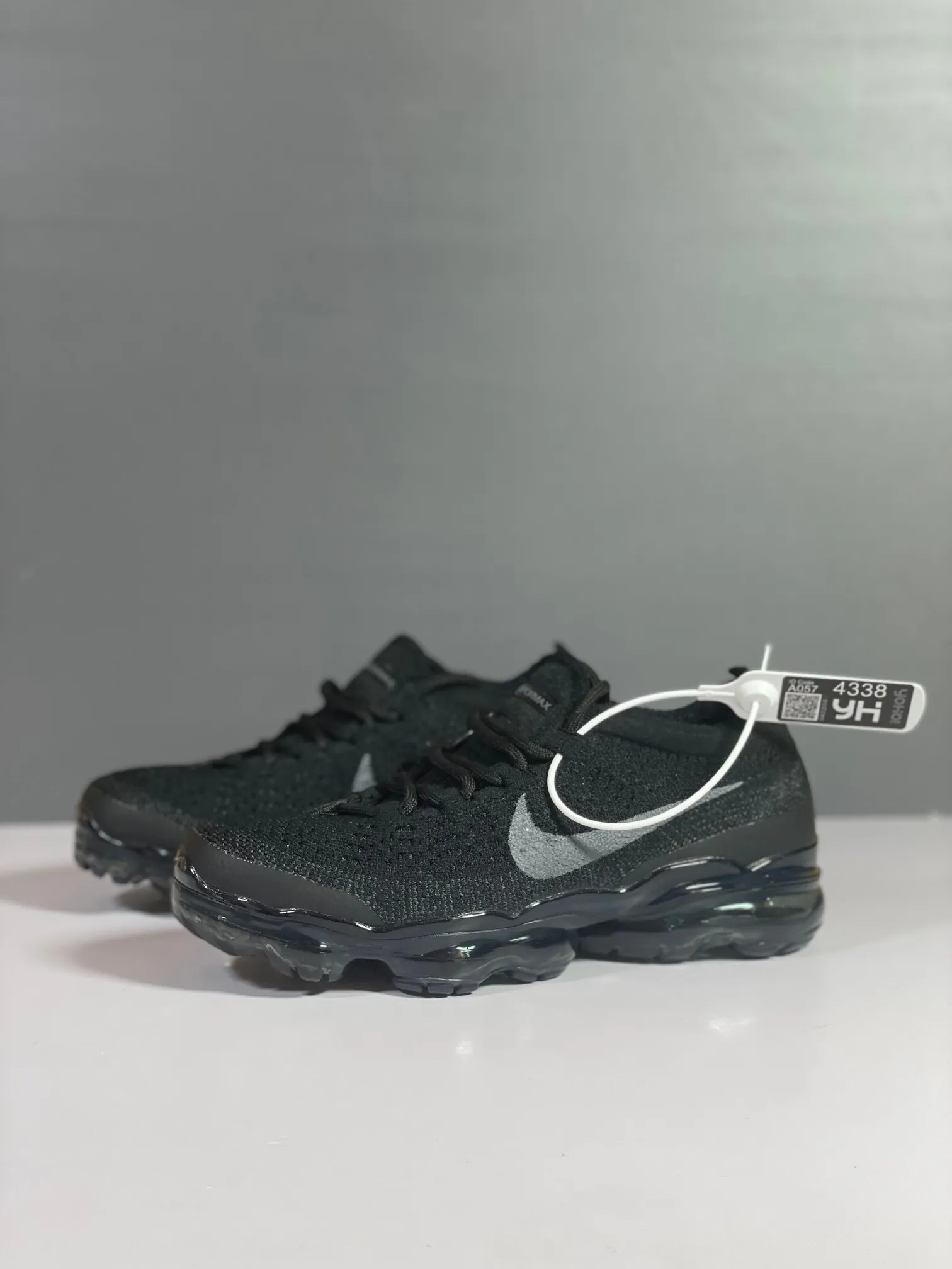 Nike Air VaporMax Flyknit Black Low Top –  Replica Sneakers Thermal 1351