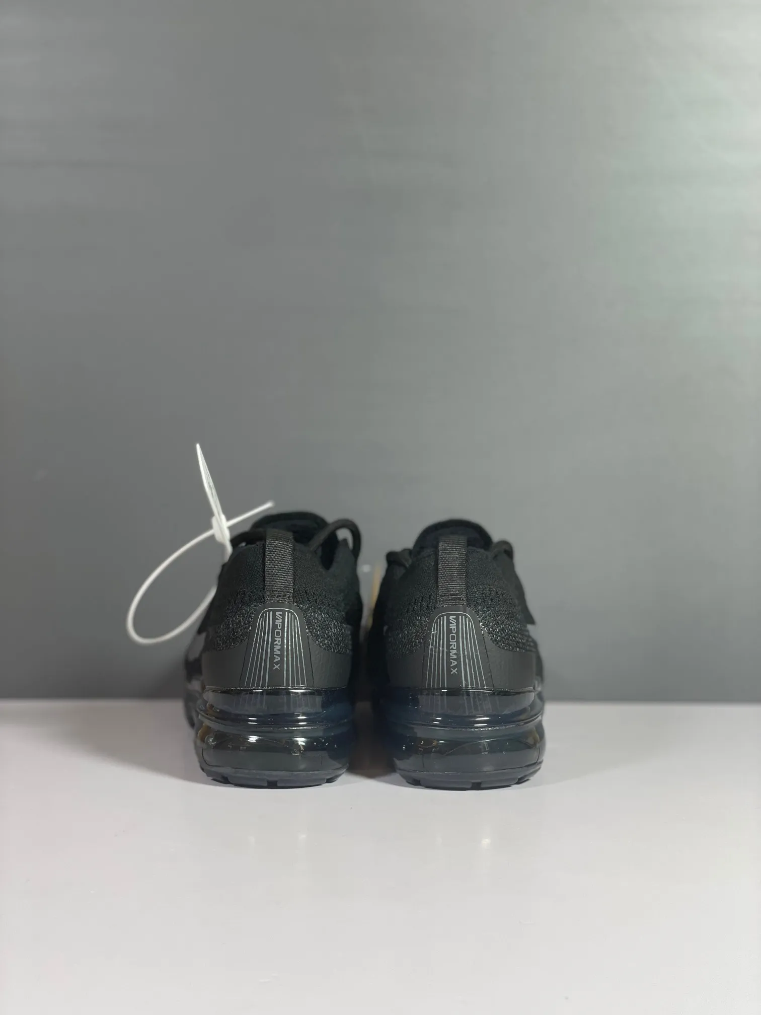 Nike Air VaporMax Flyknit Black Low Top –  Replica Sneakers Thermal 1351
