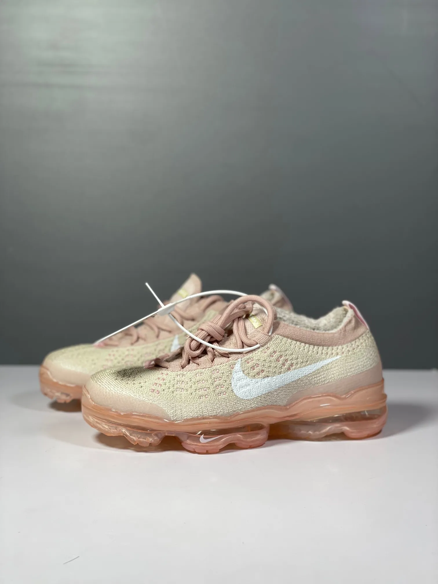 Stylish Nike Air VaporMax Flyknit Pink Beige Low –  Rep Shoes & Replica Sneakers 1354