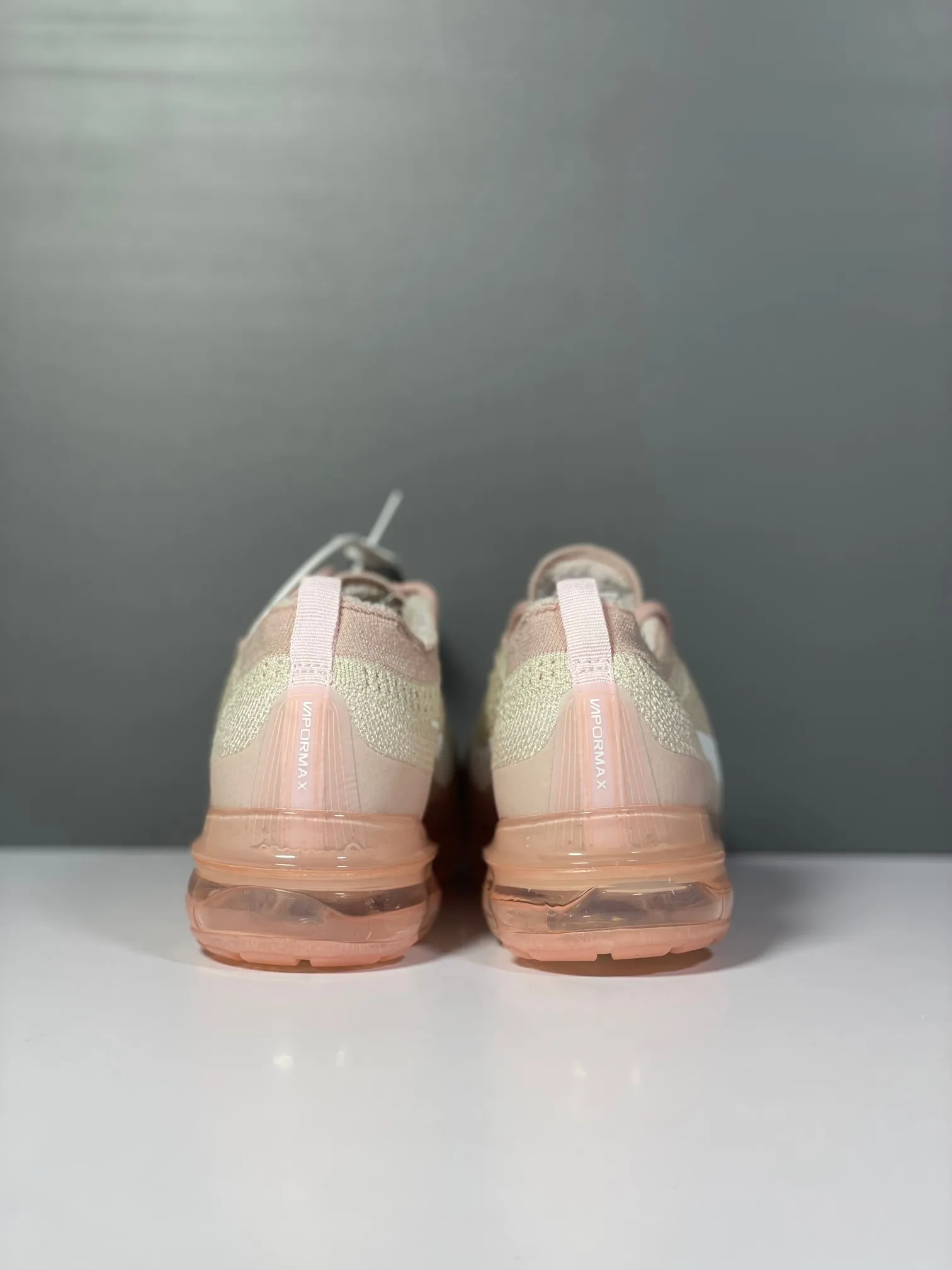 Stylish Nike Air VaporMax Flyknit Pink Beige Low –  Rep Shoes & Replica Sneakers 1354