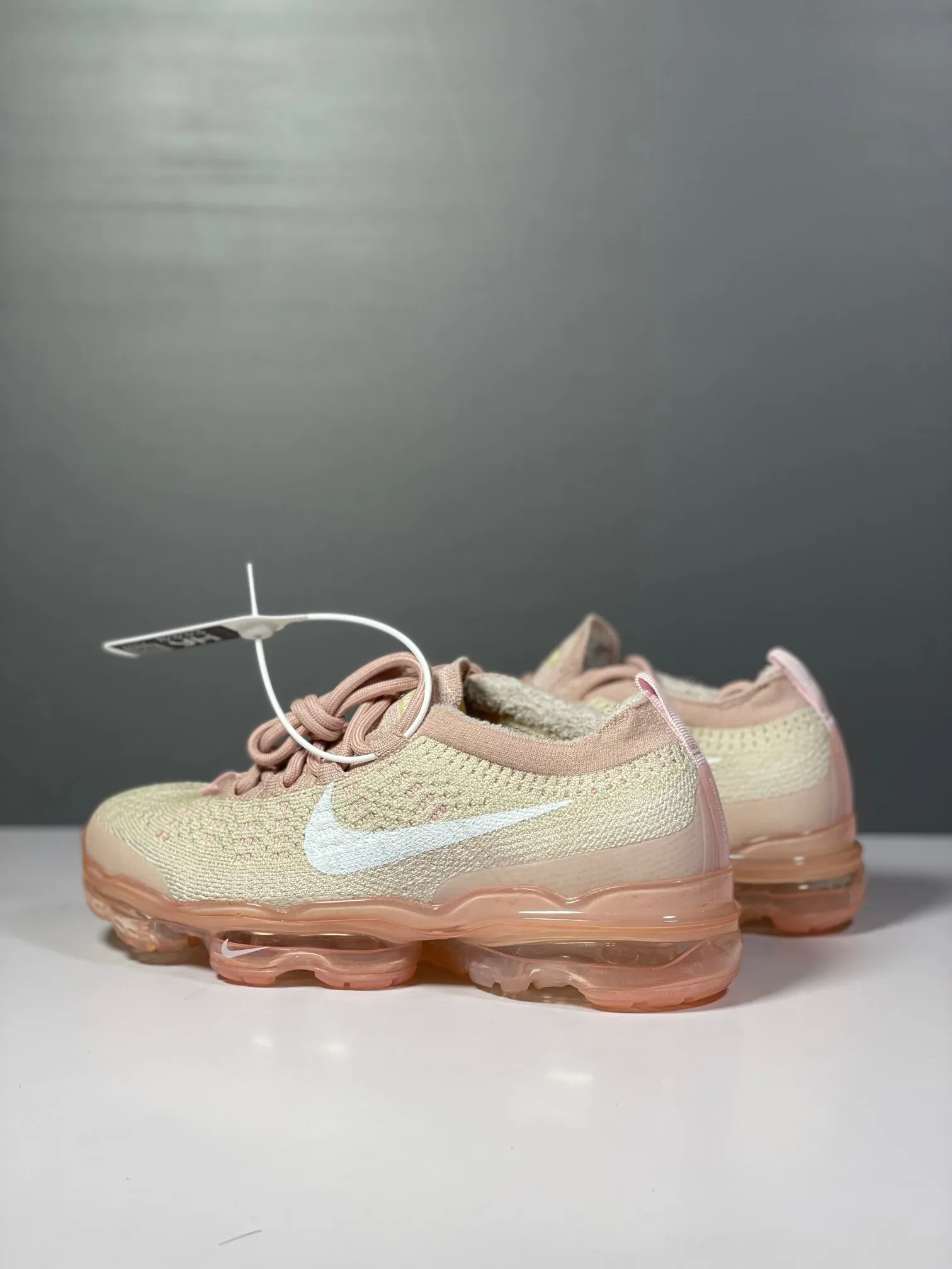 Stylish Nike Air VaporMax Flyknit Pink Beige Low –  Rep Shoes & Replica Sneakers 1354