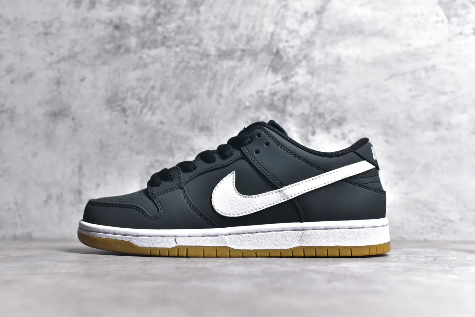 Soft Nike Dunk Low Black White Replica Nikes Sneakers 1595