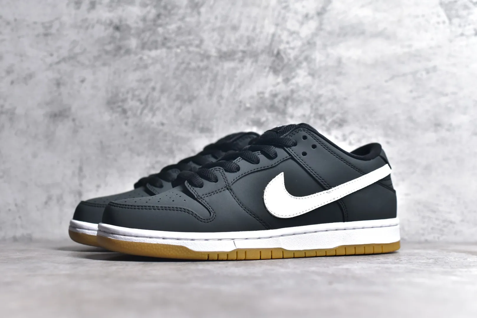 Soft Nike Dunk Low Black White Replica Nikes Sneakers 1595