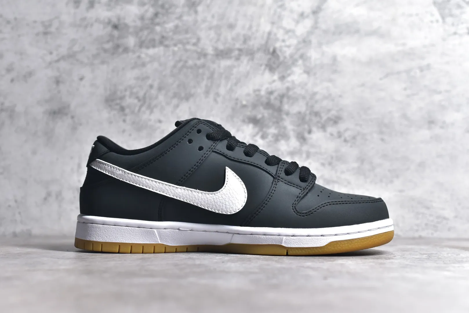 Soft Nike Dunk Low Black White Replica Nikes Sneakers 1595
