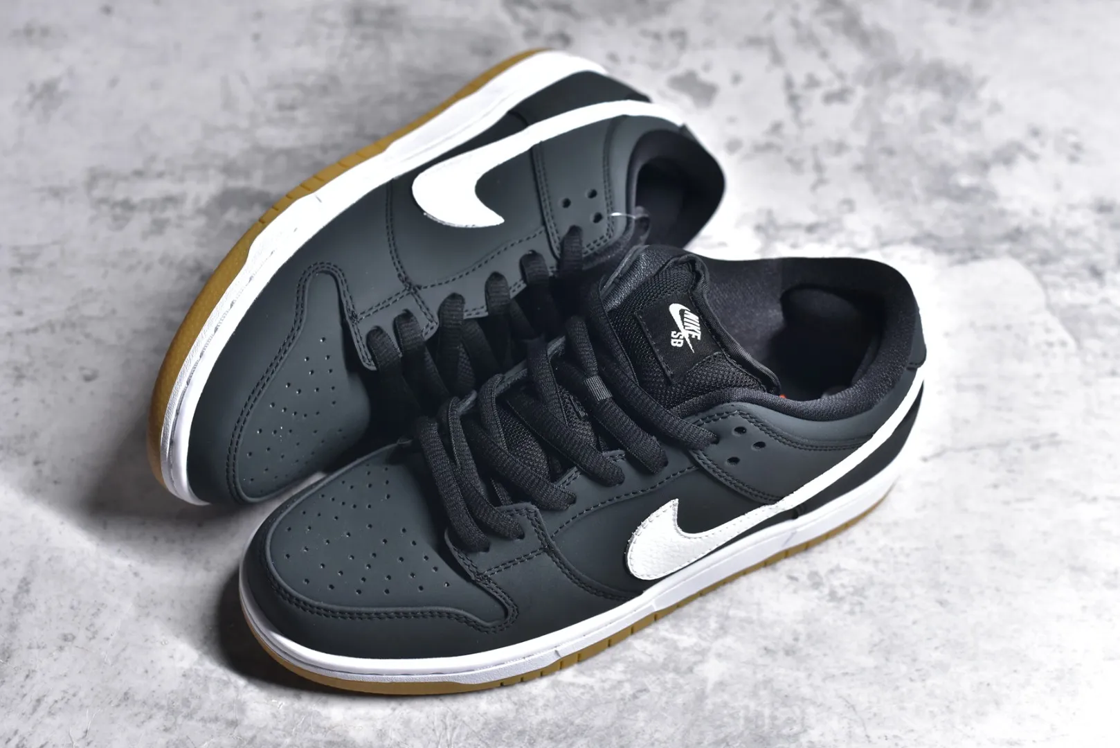 Soft Nike Dunk Low Black White Replica Nikes Sneakers 1595
