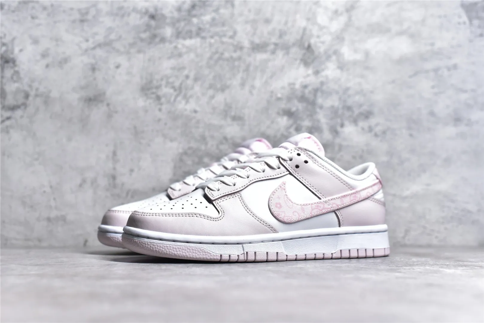 Sleek Nike Dunk Low Pink Paisley Cherry Blossom – Rep Shoes & Replica Nikes 1667