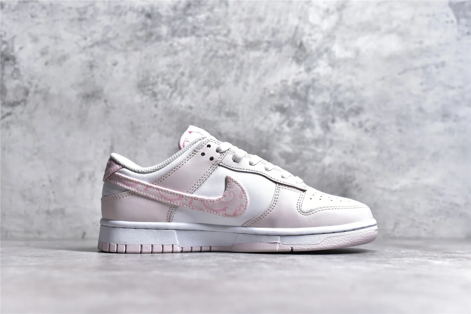 Sleek Nike Dunk Low Pink Paisley Cherry Blossom – Rep Shoes & Replica Nikes 1667