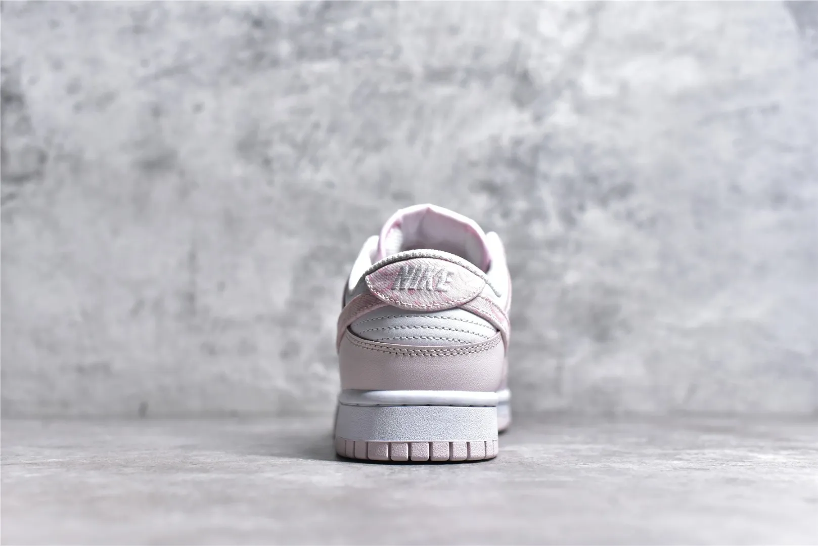 Sleek Nike Dunk Low Pink Paisley Cherry Blossom – Rep Shoes & Replica Nikes 1667