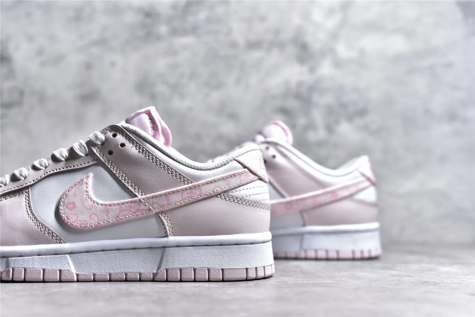 Sleek Nike Dunk Low Pink Paisley Cherry Blossom – Rep Shoes & Replica Nikes 1667