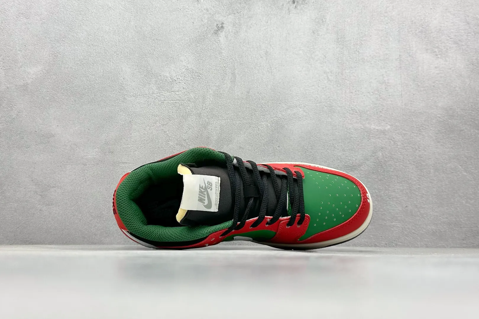 Lightweight Nike Dunk Low Retro Green Red Skate Shoes – Replica Nikes & Fake Nike Shoes 1581