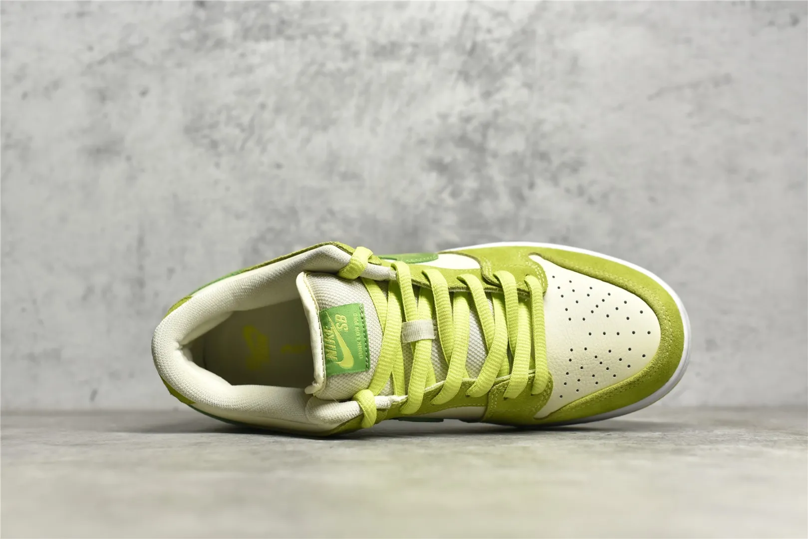 Nike Dunk Low SG Green Apple Replica Nikes Sneakers Neat 1605