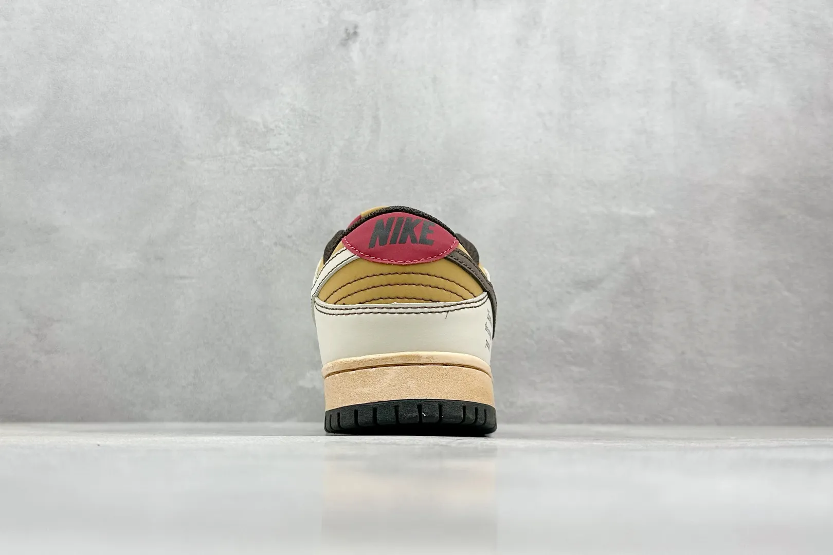 Classic Nike Dunk Low Vintage Beige Skate Shoes – Replica Nikes & Fake Nike Shoes 1559