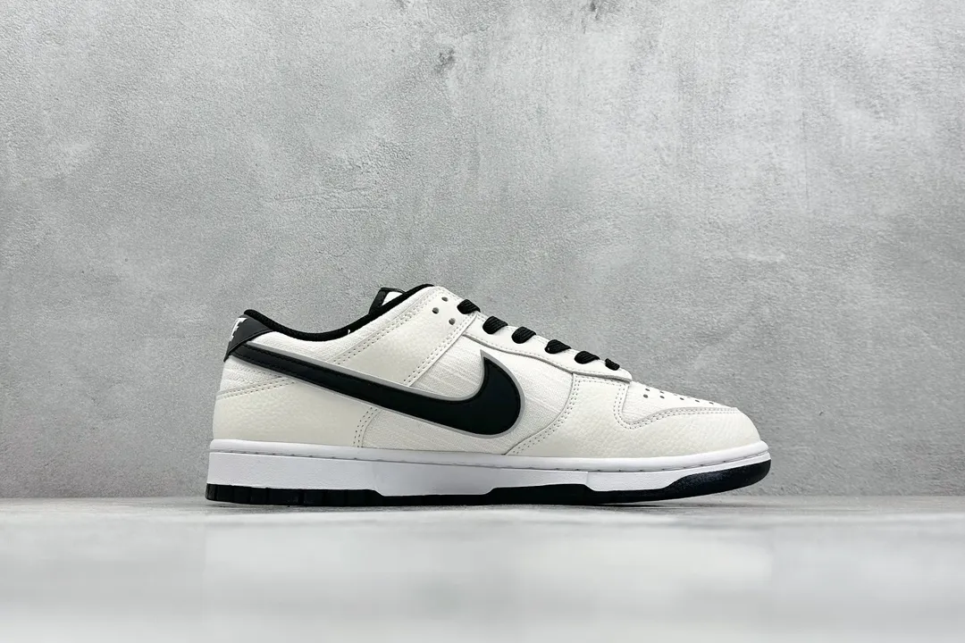Nike SB Dunk Low 暴力熊联名 Black White Rep Shoes Replica Nikes Seasonal 1591