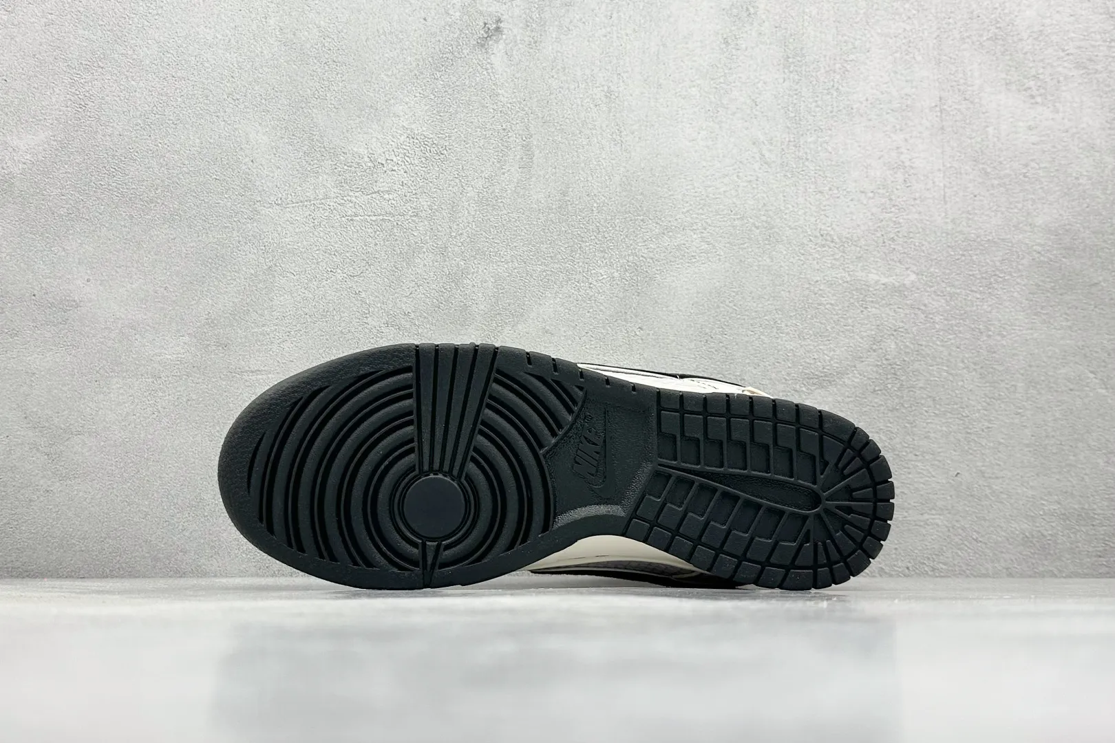 WellDesigned Nike SB Dunk Low Black Goku Light Grey Black – Replica Nikes & Rep Shoes Collection 1612