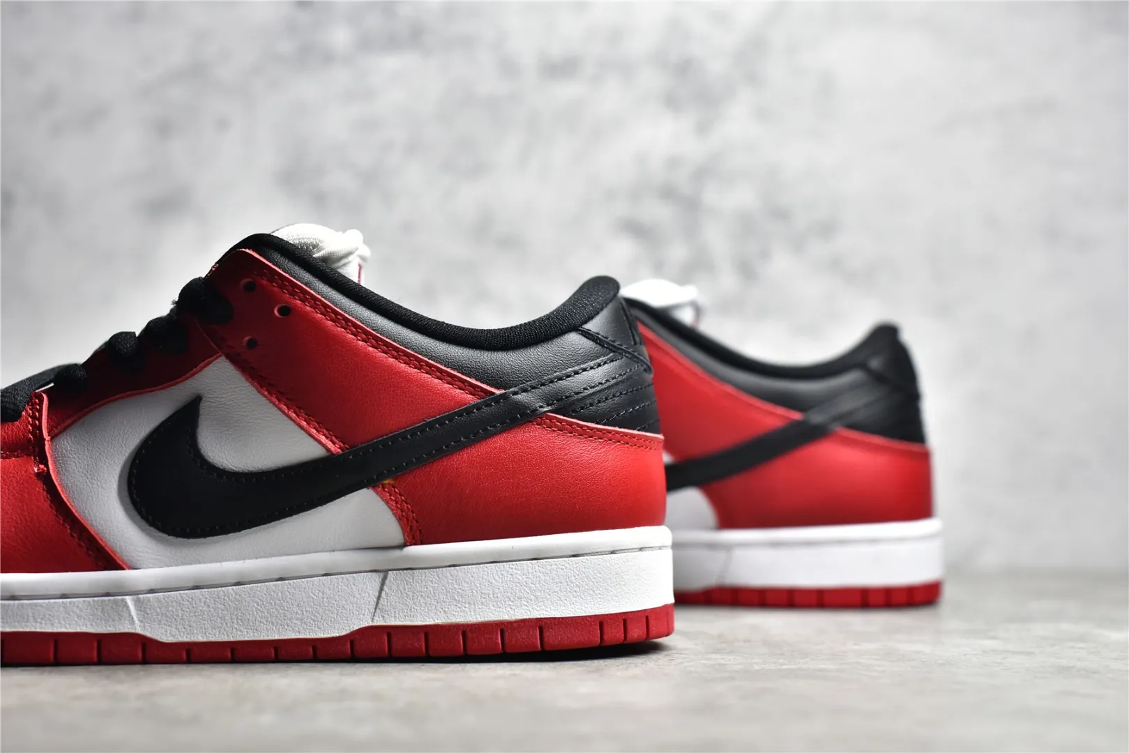 Nike SB Dunk Low Chicago Black White Red –  Replica Nikes & Rep Shoes Collection Sporty 1603