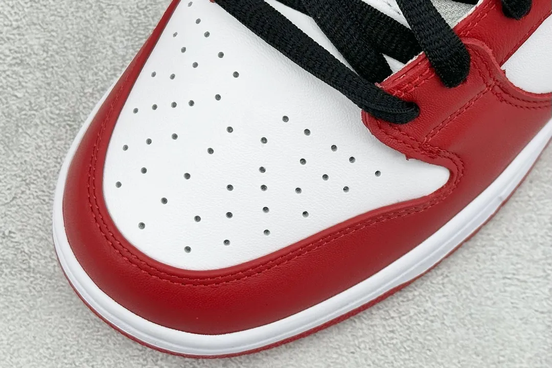 Nike SB Dunk Low Chicago Black White Red –  Replica Nikes & Rep Shoes Modern 1579