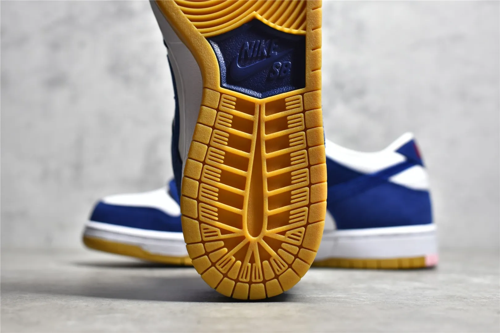 Reliable Nike SB Dunk Low Dodgers White Blue –  Replica Nikes & Rep Shoes Collection 1596