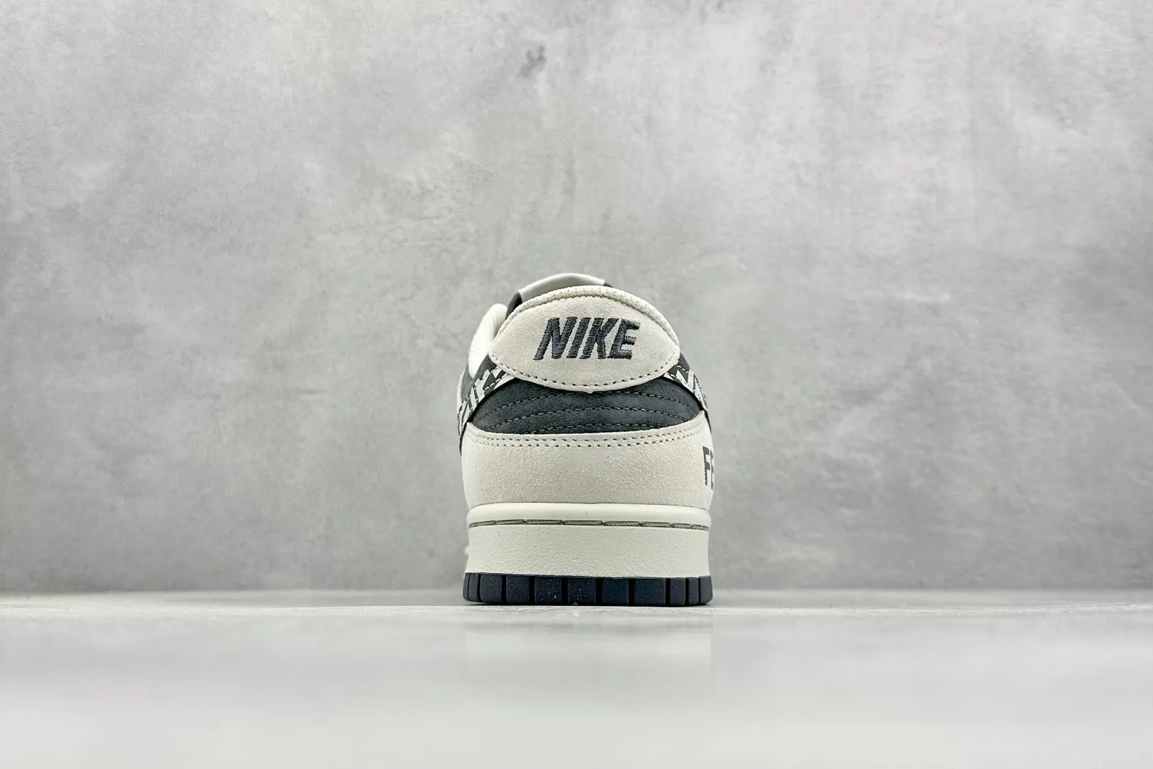 OdorResistant Nike SB Dunk Low Fendi Collab White Grey –  Rep Shoes & Replica Nikes 1642