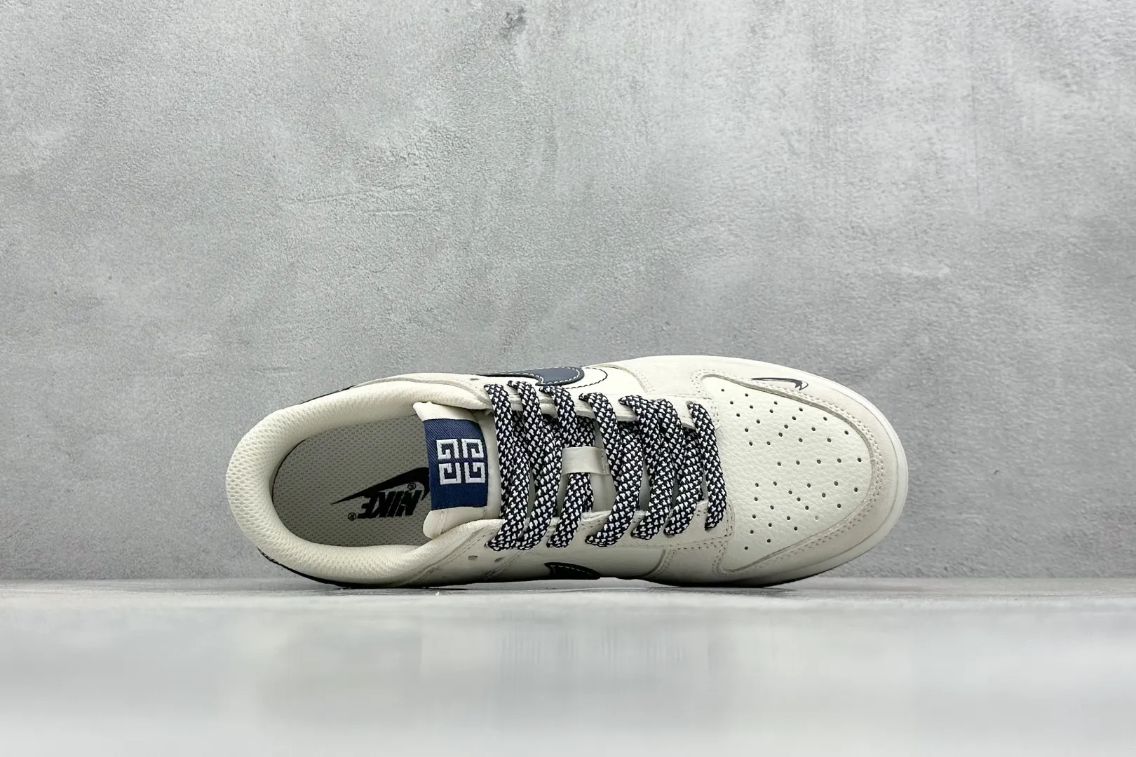 ComfortFit Nike SB Dunk Low Givenchy Grey Pig Suede –  Rep Shoes & Nike Replica 1648
