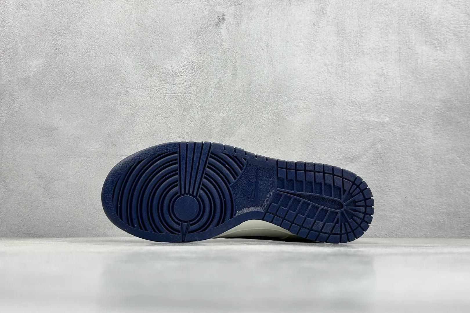 ComfortFit Nike SB Dunk Low Givenchy Grey Pig Suede –  Rep Shoes & Nike Replica 1648