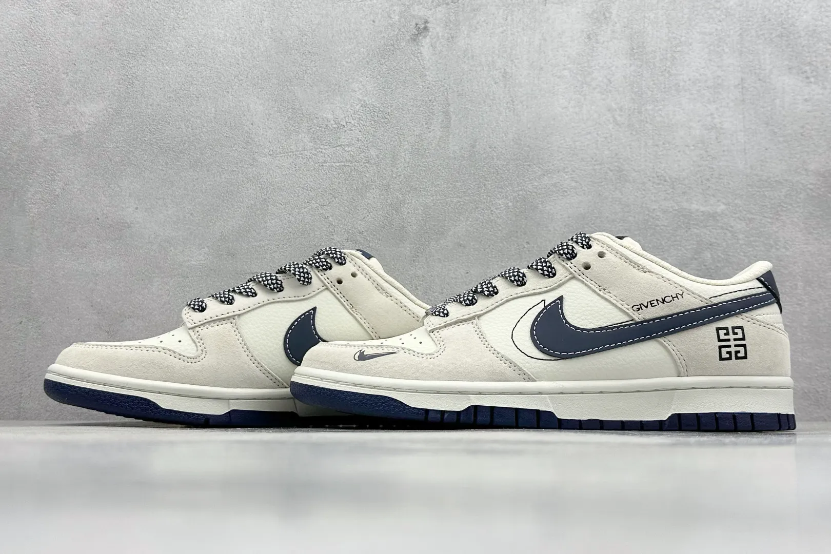 ComfortFit Nike SB Dunk Low Givenchy Grey Pig Suede –  Rep Shoes & Nike Replica 1648