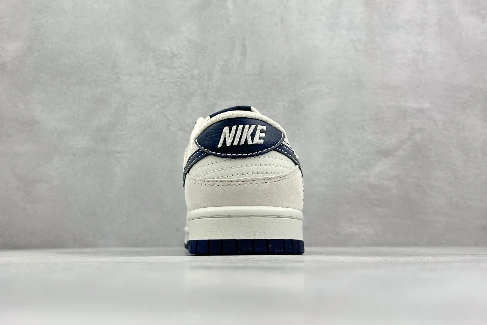 ComfortFit Nike SB Dunk Low Givenchy Grey Pig Suede –  Rep Shoes & Nike Replica 1648