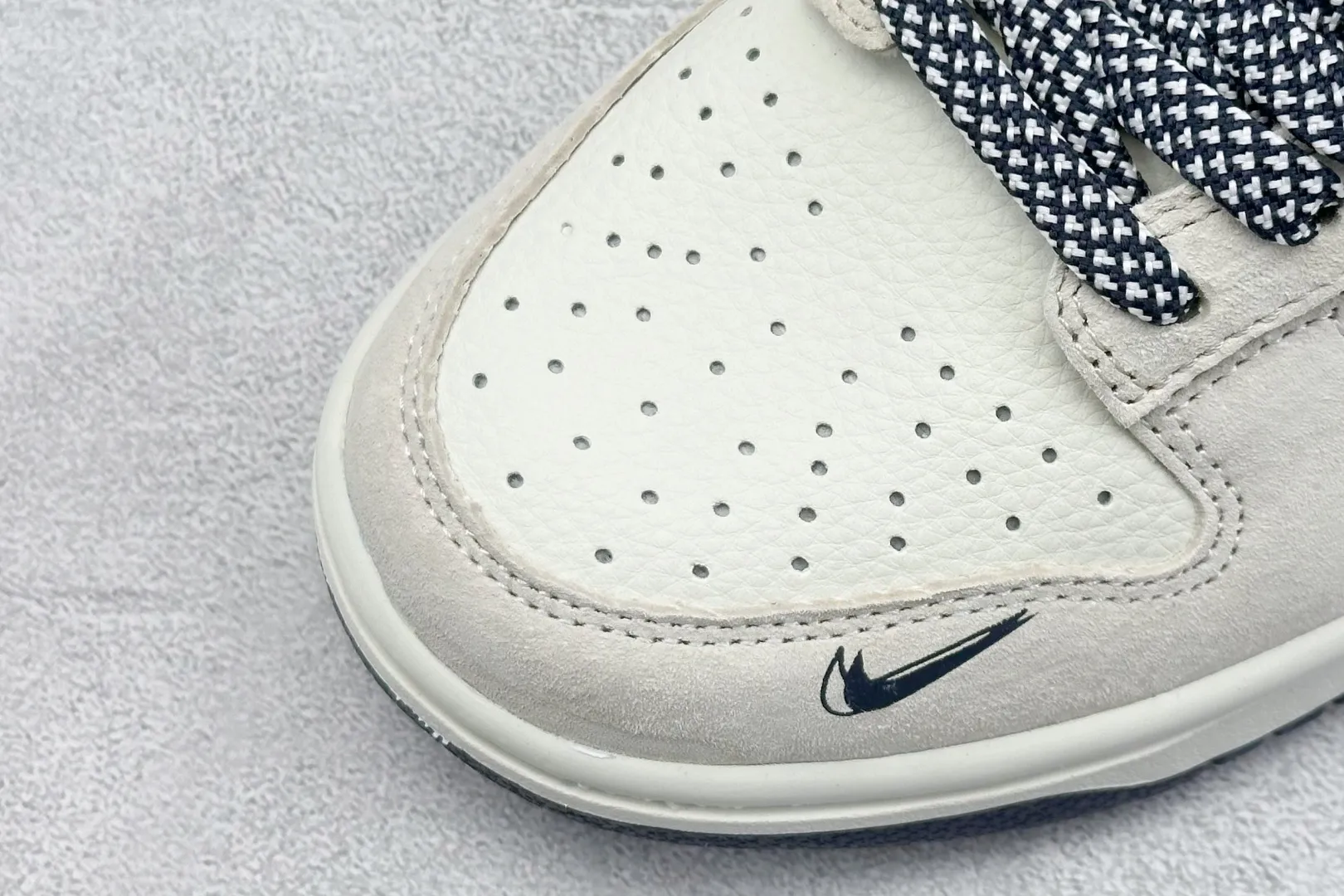 ComfortFit Nike SB Dunk Low Givenchy Grey Pig Suede –  Rep Shoes & Nike Replica 1648