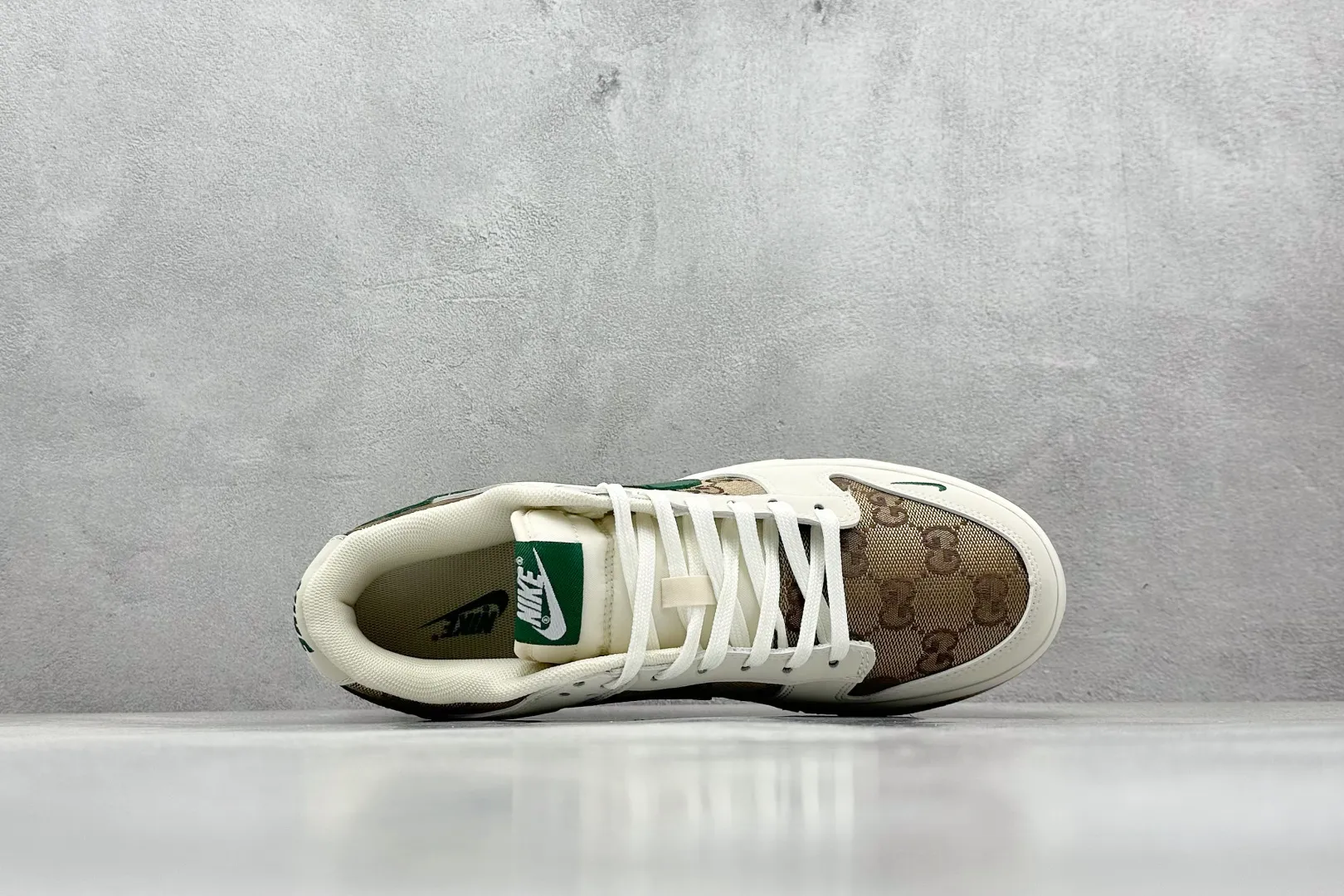 EyeCatching Nike SB Dunk Low Gucci Beige Green Canvas Rep Shoes Replica Nikes 1633