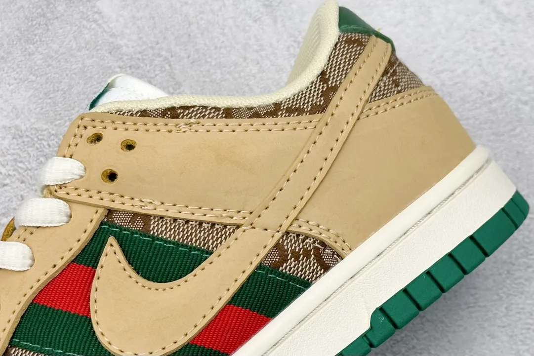 Nike SB Dunk Low Gucci Beige Low Top Replica Nike Shoes Stretchable 1544