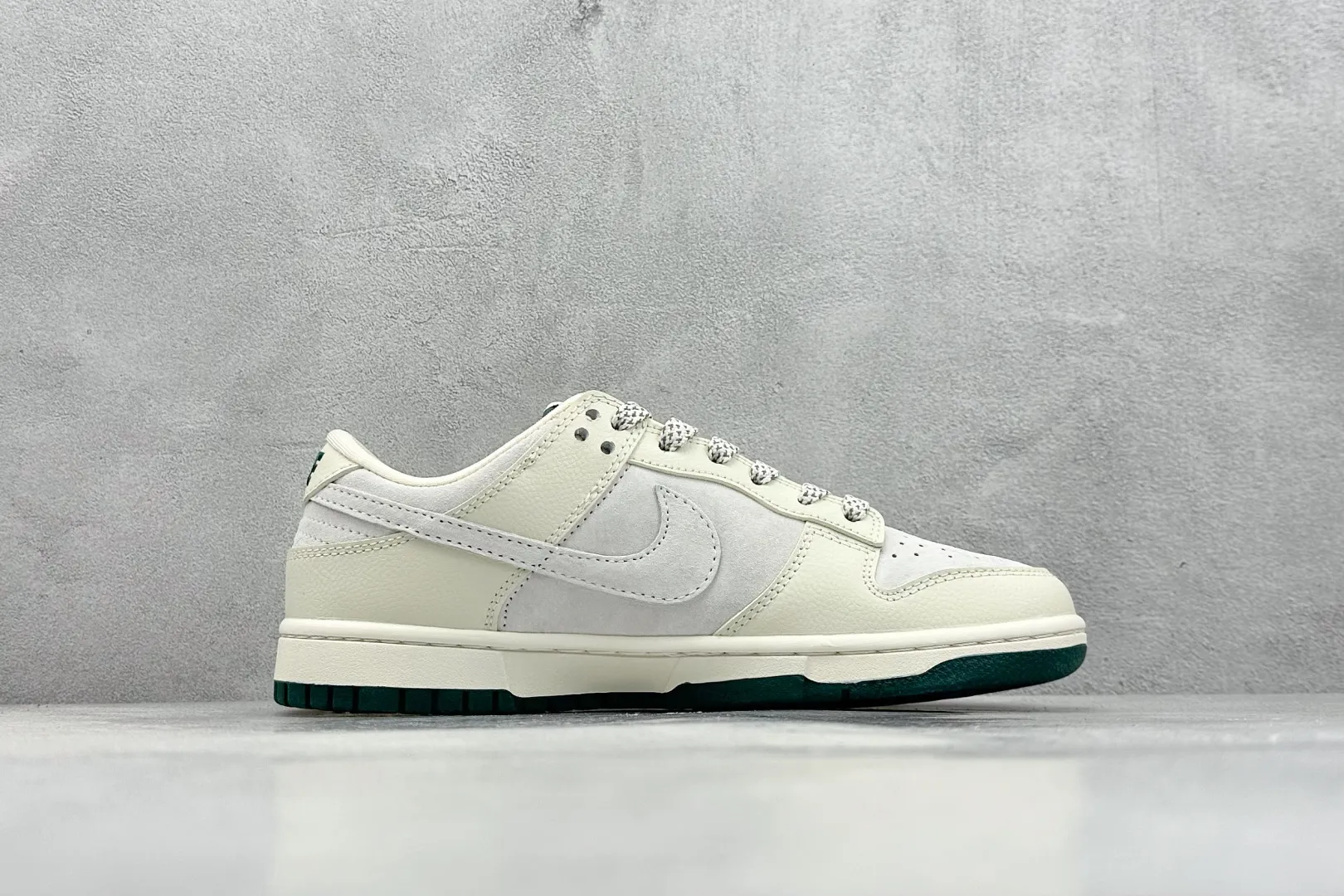 Snug Nike SB Dunk Low Gucci Beige White –  Rep Shoes & Nike Replica Sneakers 1639