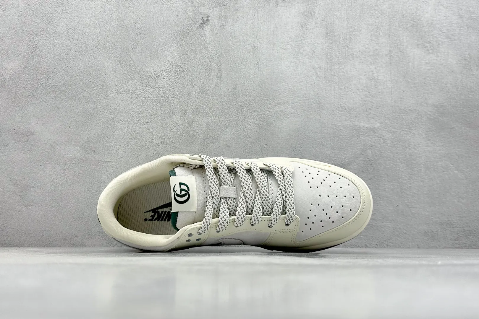 Snug Nike SB Dunk Low Gucci Beige White –  Rep Shoes & Nike Replica Sneakers 1639