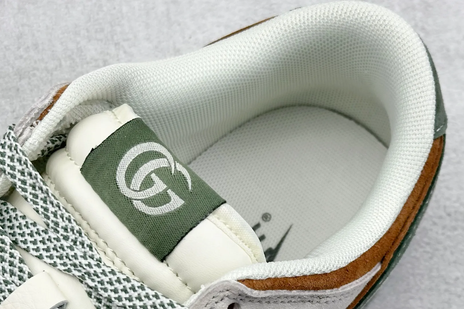 GoodFit Nike SB Dunk Low Gucci Brown Green Swoosh –  Rep Shoes & Replica Nikes 1641
