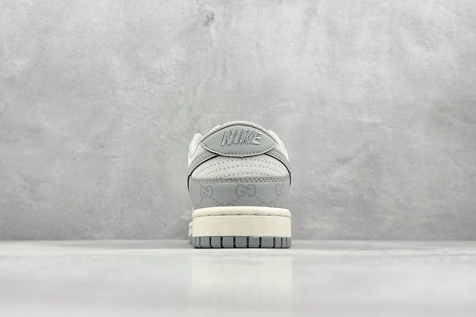 UrbanChic Nike SB Dunk Low Gucci Grey Swoosh –  Rep Shoes & Replica Nikes 1643