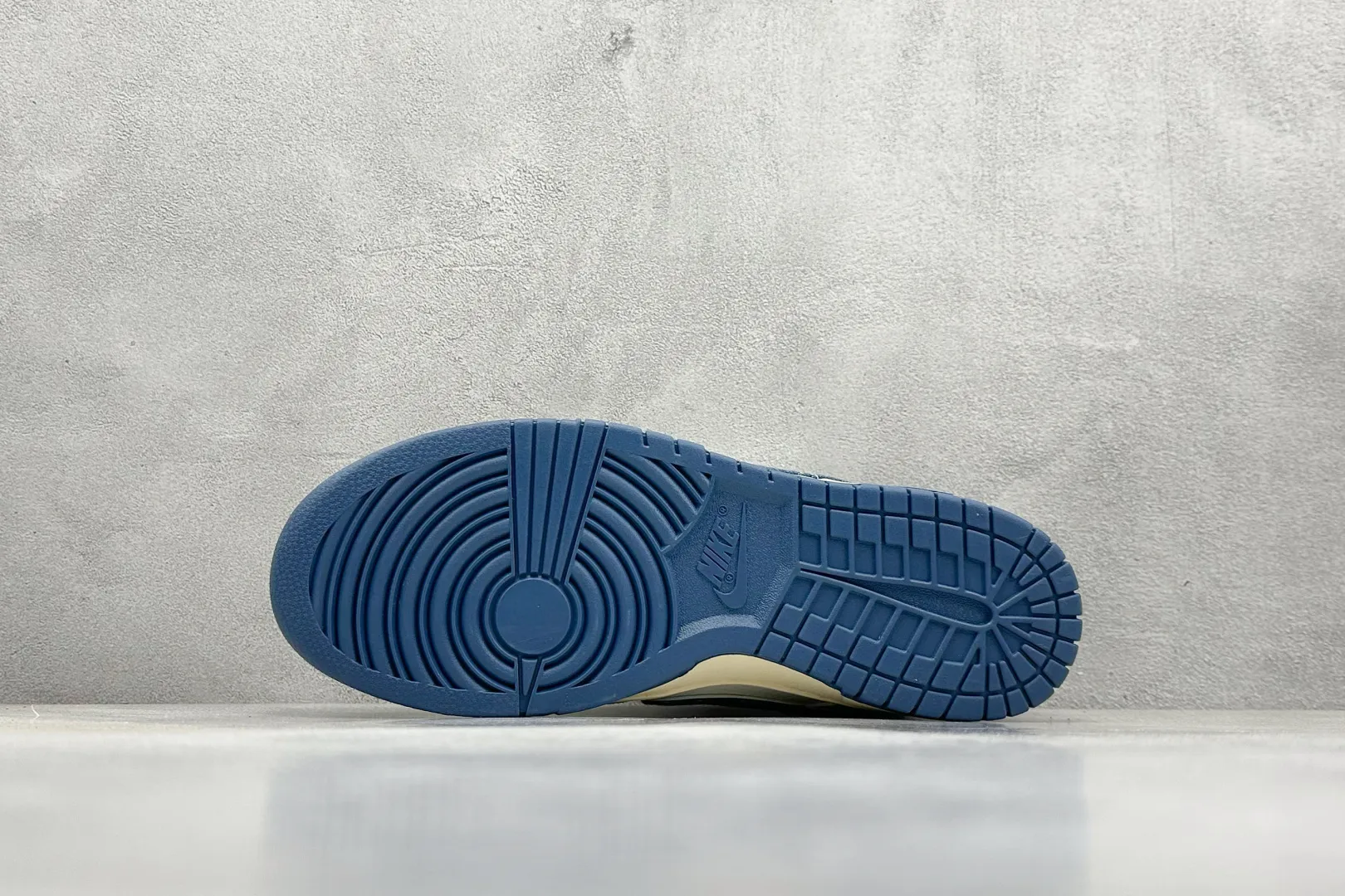 Flexible Nike SB Dunk Low LV Denim Blue Low Top Replica Nike Shoes 1629