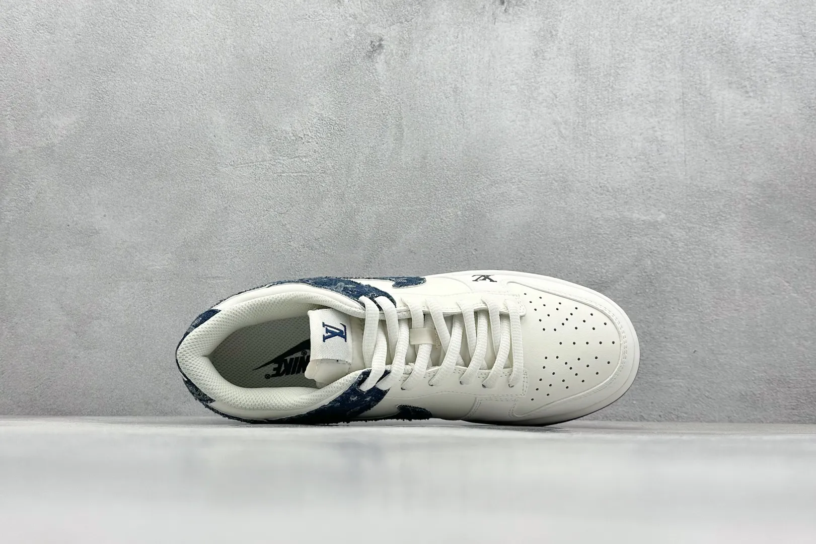AllSeason Nike SB Dunk Low LV Denim White Blue –  Rep Shoes & Replica Nikes 1644