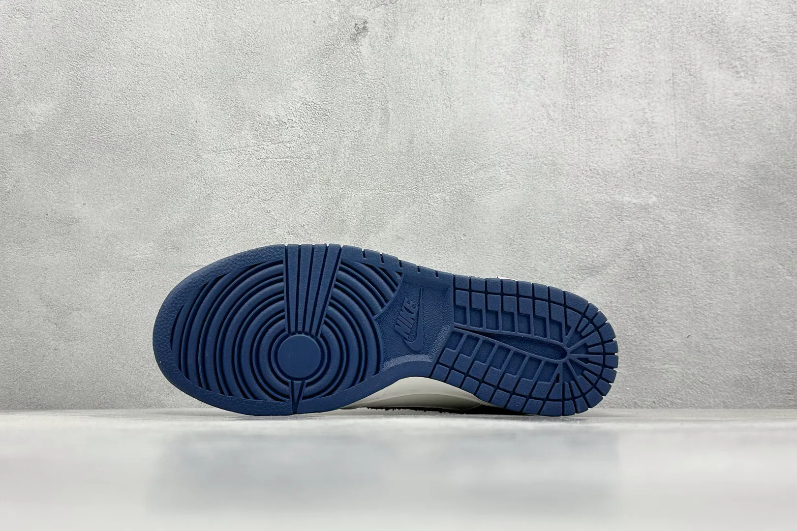 AllSeason Nike SB Dunk Low LV Denim White Blue –  Rep Shoes & Replica Nikes 1644