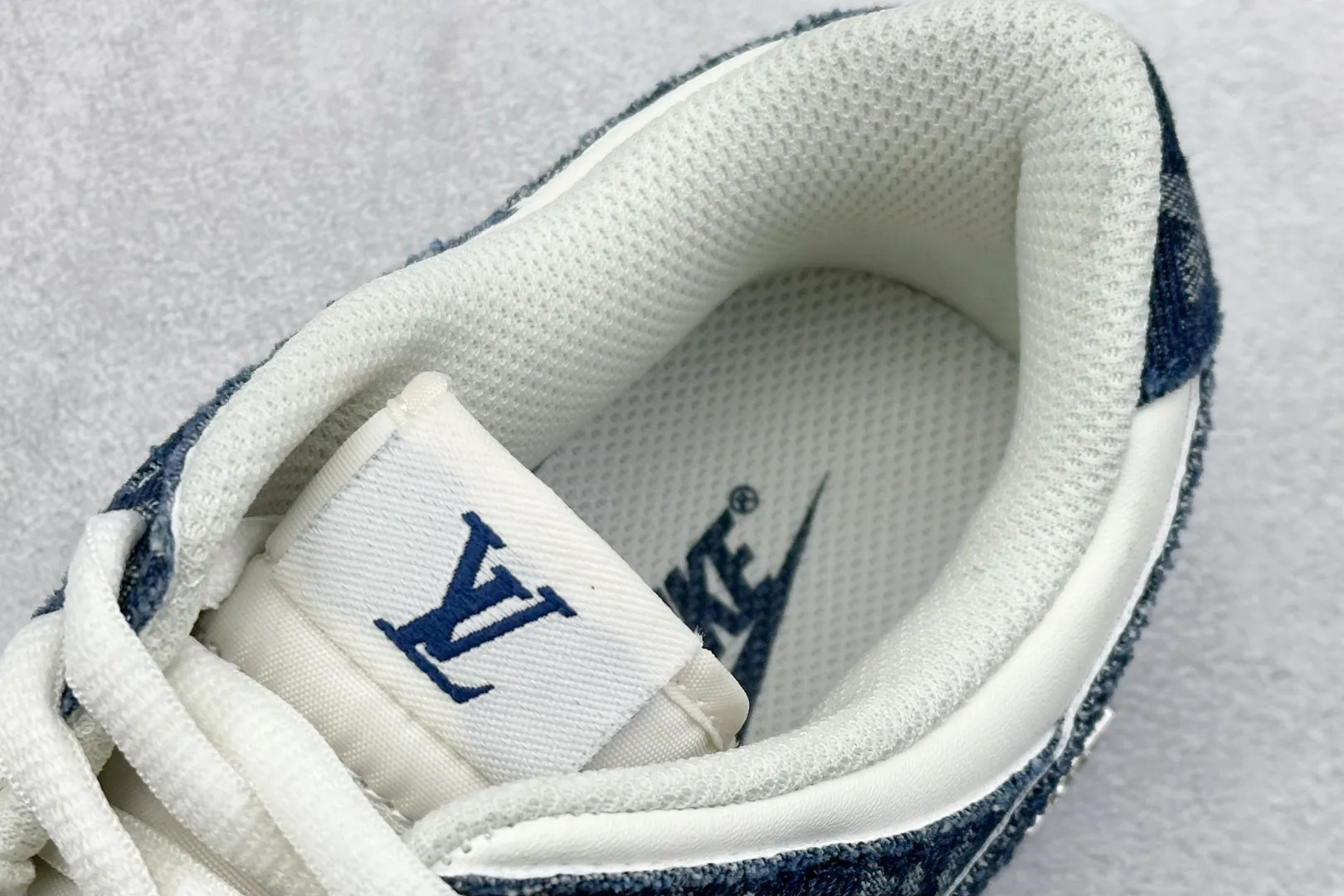 AllSeason Nike SB Dunk Low LV Denim White Blue –  Rep Shoes & Replica Nikes 1644