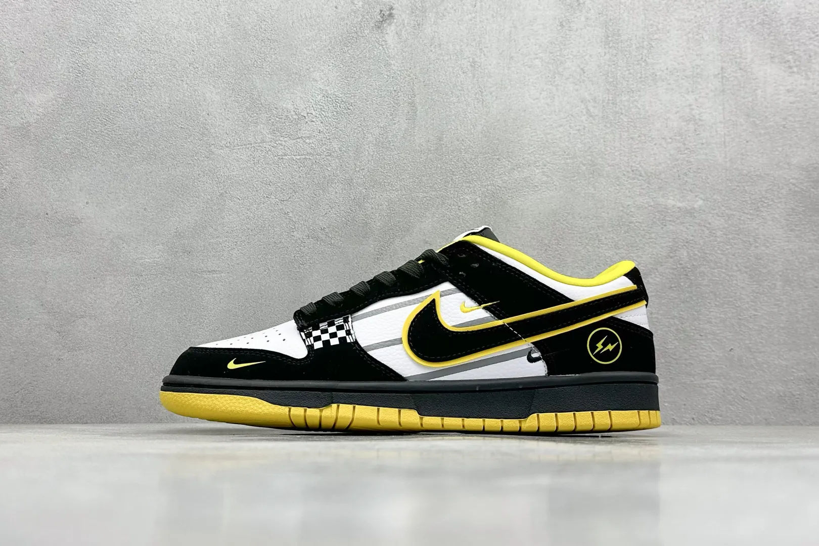 MultiPurpose Nike SB Dunk Low Lightning Black Yellow –  Replica Shoes 1634