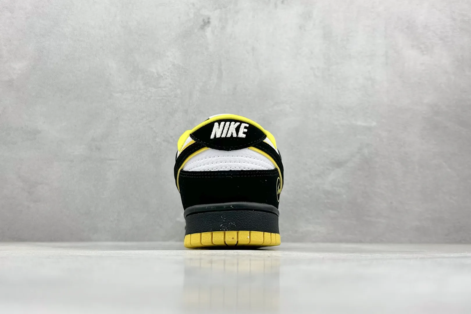 MultiPurpose Nike SB Dunk Low Lightning Black Yellow –  Replica Shoes 1634
