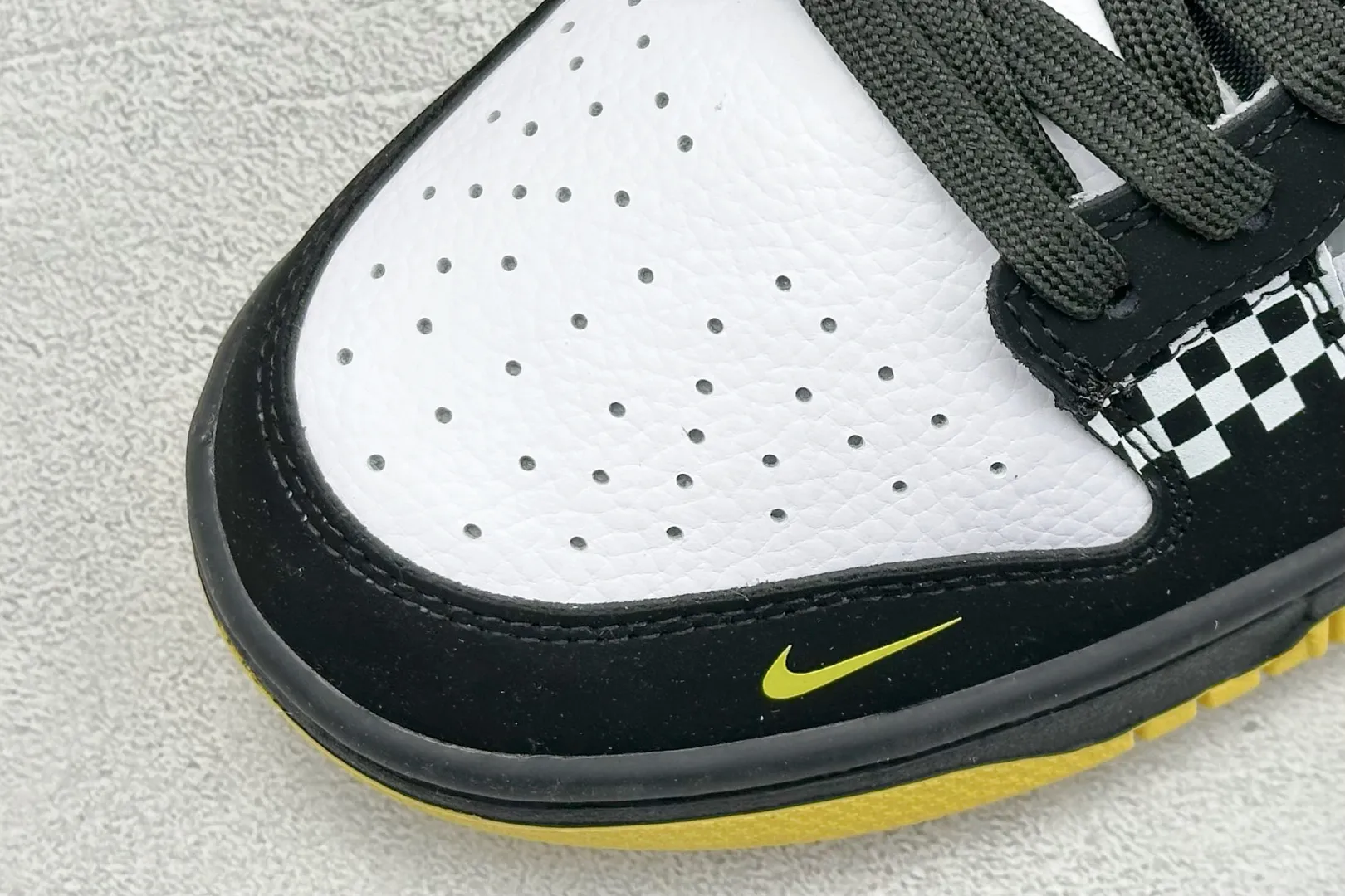 MultiPurpose Nike SB Dunk Low Lightning Black Yellow –  Replica Shoes 1634