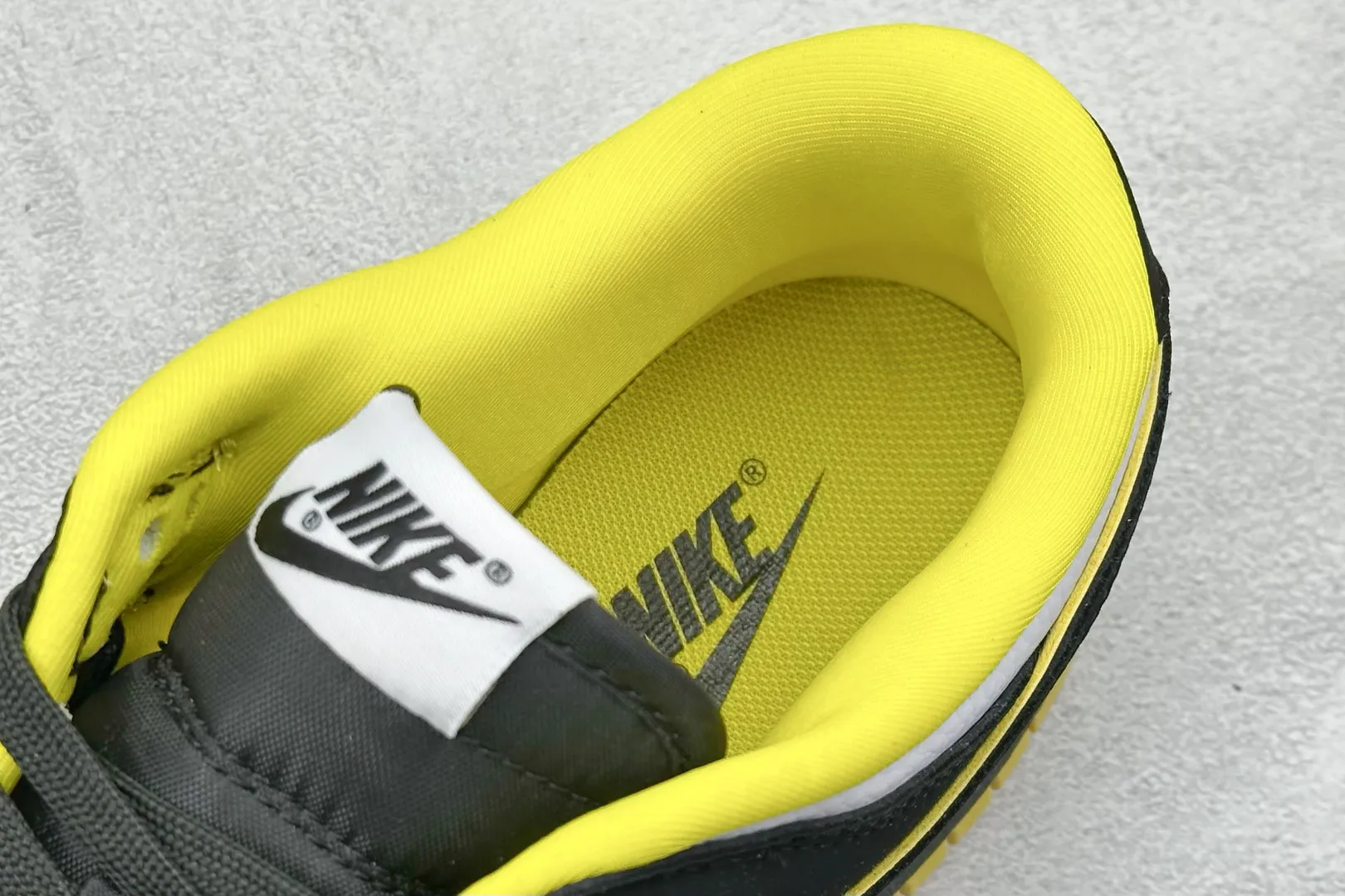 MultiPurpose Nike SB Dunk Low Lightning Black Yellow –  Replica Shoes 1634