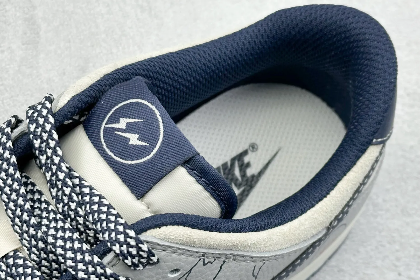 Nike SB Dunk Low Lightning Blue Sketch –  Rep Shoes & Replica Nikes FlexibleFit 1640