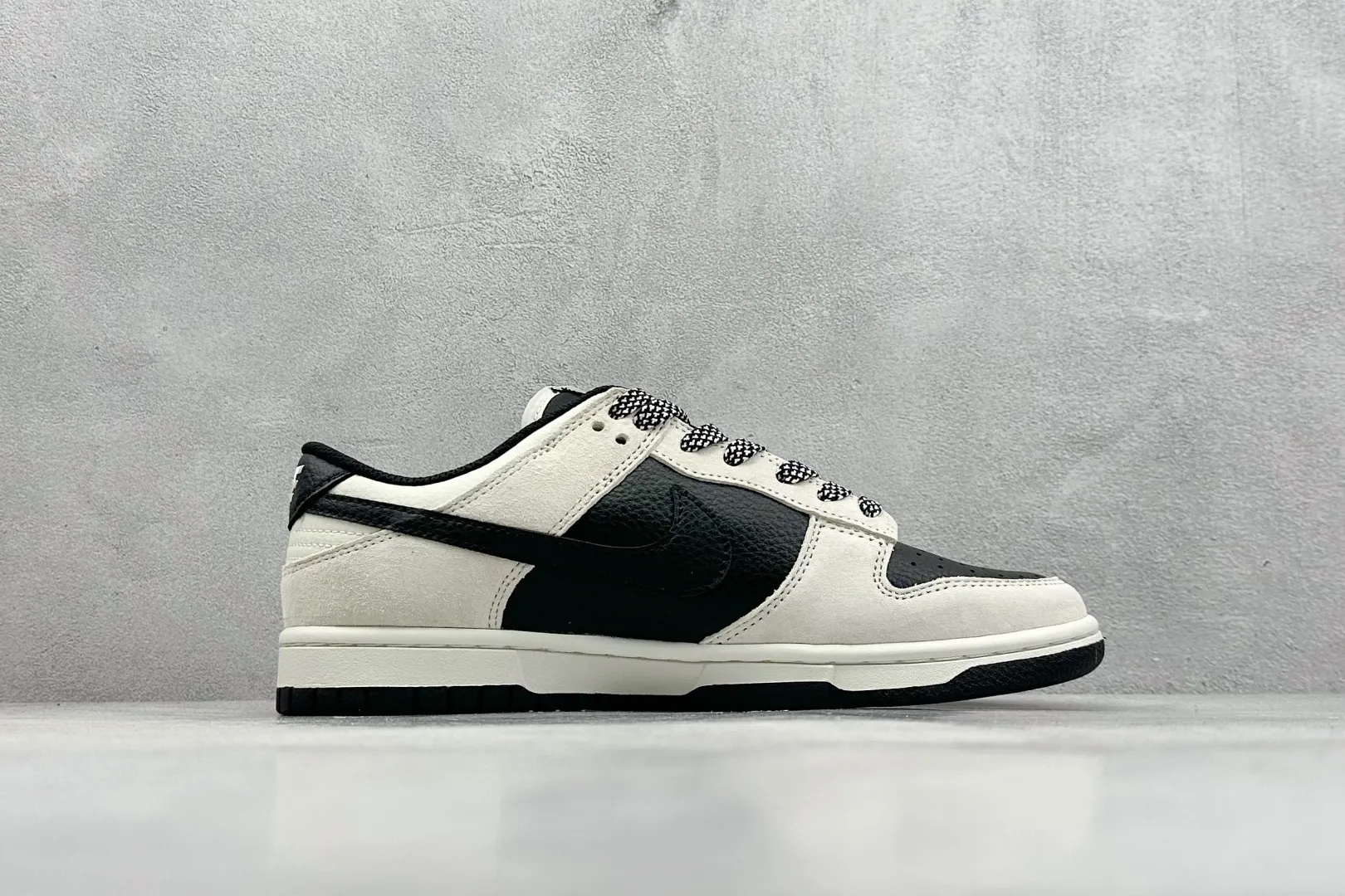UrbanChic Nike SB Dunk Low Lightning White Black –  Rep Shoes & Replica Nikes 1649